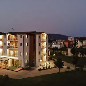 https://kompleksi-royal.albaniahotels.org
