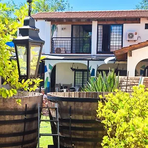 https://hostel-fuxia-house.hotelsmendoza.com